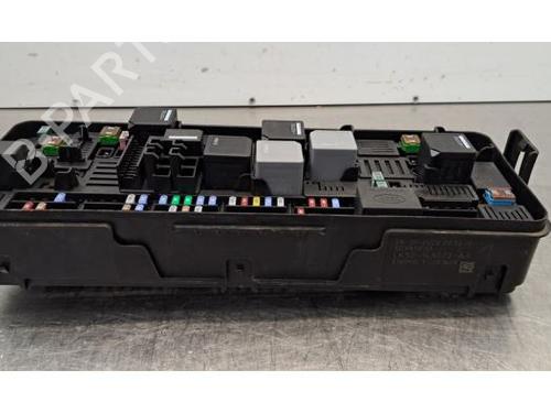 Used Fuse box Fuse box 39217003 39217003
