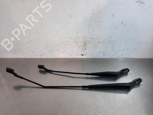 Used Front windshield wiper arm CITROËN C3 / C3 ORIGIN III (SX) 1.5 BlueHDi 100 (SXYHYP, SXYHTU) (102 hp) 23600868