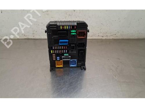 Used Fuse box Fuse box DS DS 7 Crossback (J4_, JR_, JC_) E-TENSE 225 (J4DGZU, J45GQU) (224 hp) 40202254 40202254