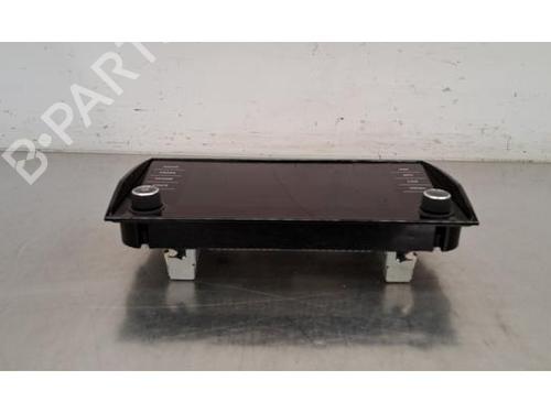 Used Display monitor SKODA KAROQ (NU7, ND7) 1.5 TSI (150 hp) 29524218