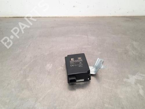 Used Electronic module TOYOTA YARIS (_P13_) 1.3 (NSP130_, NSP130) (99 hp) 19632457