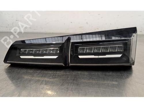 Used Right taillight PEUGEOT 308 III (FB_, FH_, FP_, F3_, FM_) PureTech 130 (FPHNSL, FPHNST) (131 hp) 28012144