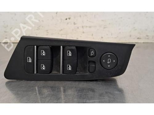 switch-bmw-5-g30-f90-2016-37162188 main image