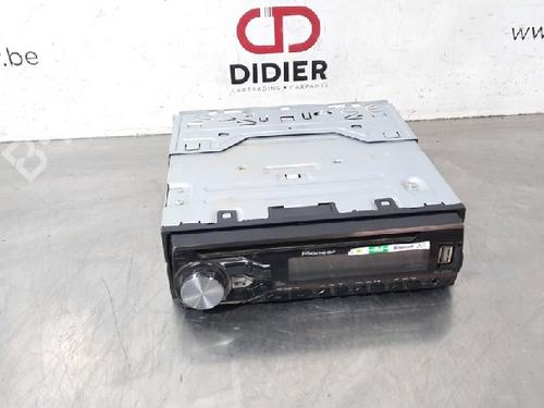 Radio VW CADDY IV Box Body/MPV (SAA, SAH) 2.0 TDI (150 hp) 10883773