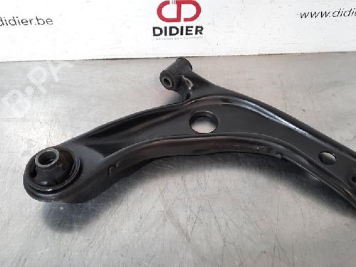 Used Right front suspension arm TOYOTA YARIS (_P13_) 1.5 (NSP131_) (112 hp) 10874355