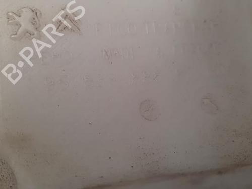Windscreen washer tank PEUGEOT 208 I (CA_, CC_) 1.2 VTI 82 | BP19633049C113
