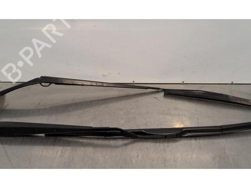 Used Front windshield wiper arm NISSAN MICRA V (K14) 1.0 IG-T (92 hp) 31347372