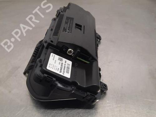 Instrument cluster VOLVO XC60 II (246) B5 Mild-Hybrid AWD | BP21673912C47 