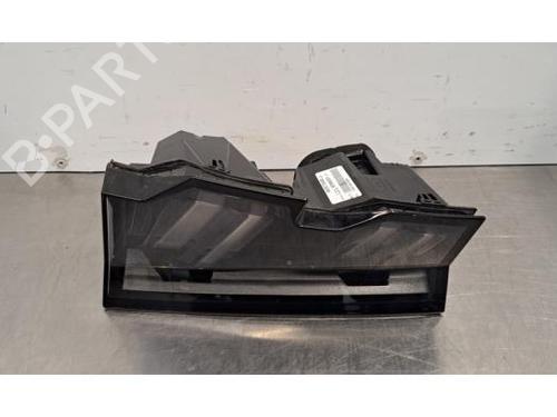 Used Right taillight Right taillight PEUGEOT 3008 III (KA_, KB_, KC_) Hybrid 136 (KAHPYE) (136 hp) 32158620 32158620