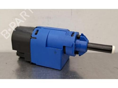 Used Switch RENAULT EXPRESS Box Body/MPV 1.3 TCe 100 (F6MA) (102 hp) 30187527