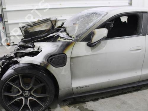 Third brake light PORSCHE TAYCAN (Y1A) 4S (Y1ADB1) | BP34268681L11  - Image 9