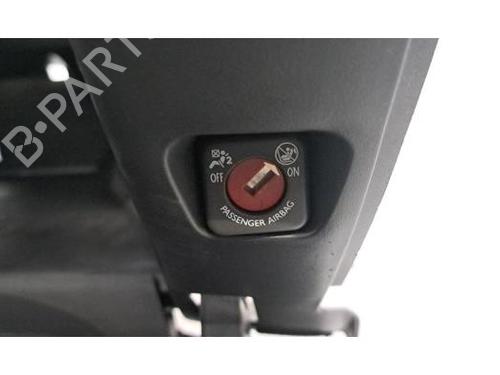 Glove box PEUGEOT 2008 I (CU_) 1.2 THP 110 / PureTech 110 | BP32664704C95