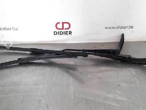 Used Front windshield wiper arm BMW 1 (F20) 116 d (116 hp) 15015851