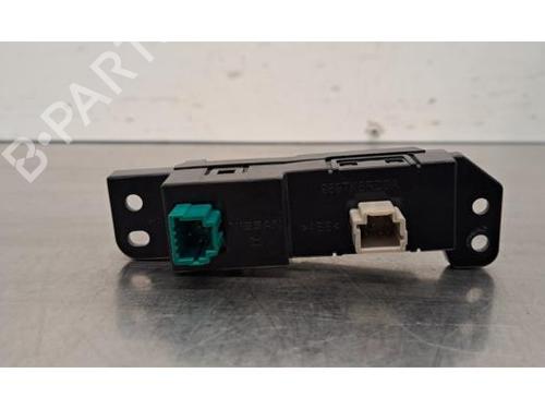Switch NISSAN X-TRAIL IV (T33) 1.5 VC-T e-Power | BP32485708I30