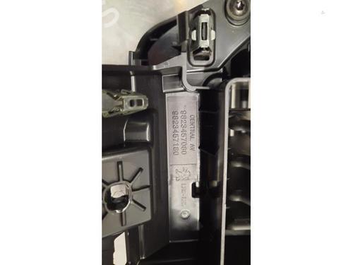 Air vent PEUGEOT 2008 II (UD_, US_, UY_, UJ_, UR_, UC_) 1.5 BlueHDI 110 (UDYHSK) | BP23585428I21 