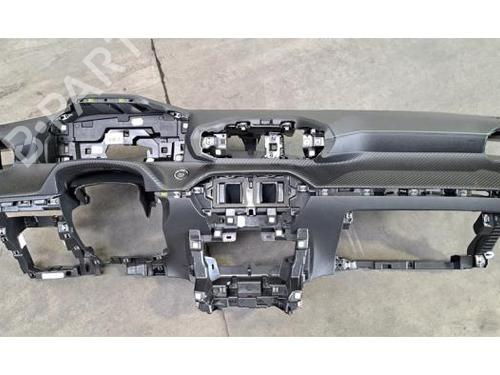 Instrumentbord PEUGEOT 308 III (FB_, FH_, FP_, F3_, FM_) PureTech 130 (FPHNSL, FPHNST) (131 hp) 26442001