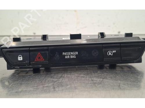 warning-switch-dacia-sandero-iii-2021-34268930 main image