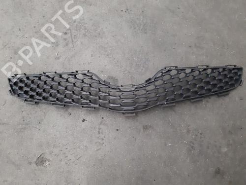 Used Grille TOYOTA YARIS (_P9_) 1.4 D-4D (NLP90_, NLP90R) (90 hp) 10870327
