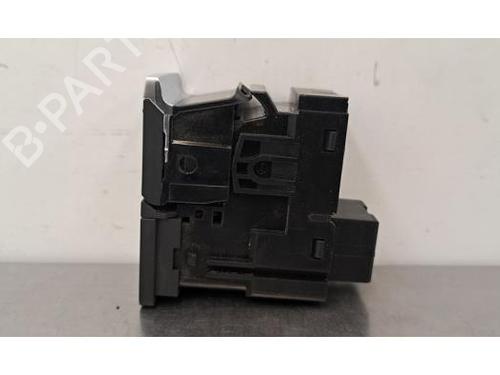 Switch AUDI Q3 Sportback (F3N) 45 TFSI e | BP29872094I30
