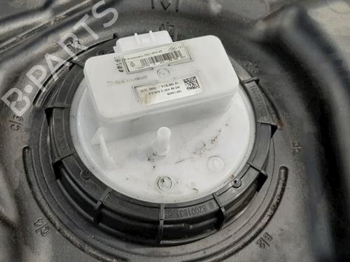 Used Fuel pump RENAULT CLIO V (B7_) 1.3 TCe 130 (B7MF) (131 hp) 10878013