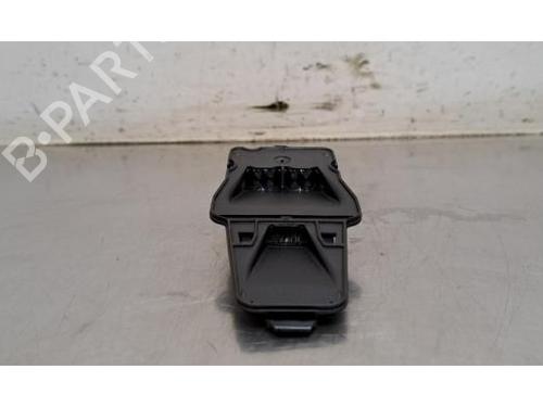 camera-volvo-v60-i-155-2010-2011-2012-2013-2014-2015-2016-2017-2018-36443923 main image