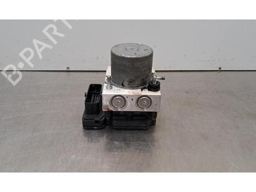 abs-pump-man-tge-van-2017-37689432 main image