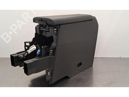 Used Armrest / Center console Armrest / Center console PEUGEOT 308 SW III (FC_, FJ_, FR_, F4_, FN_) PureTech 130 (FRHNSL, FRHNST) (131 hp) 33297123 33297123