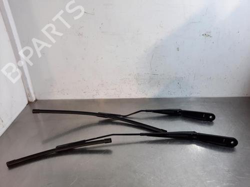 Front windshield wiper arm BMW X1 (F48) sDrive 18 d | BP23585376C143 