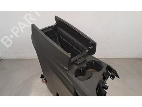 Armrest / Center console PEUGEOT 5008 II (MC_, MJ_, MR_, M4_) 1.5 BlueHDi 130 (MCYHZJ, MCYHZR, MCYHZX) | BP29468243I20 