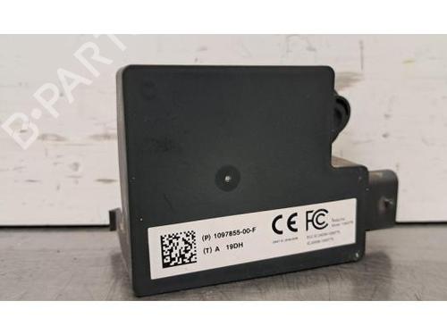 electronic-module-tesla-model-3-5yj3-2017-34408235 main image