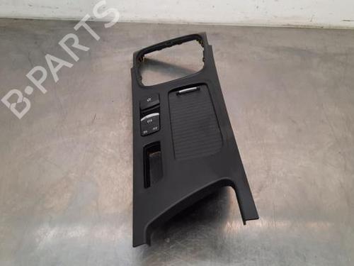 Midtkonsoll RENAULT MEGANE IV Grandtour (K9A/M/N_) 1.3 TCe 140 (K9NB) (140 hp) 23624957