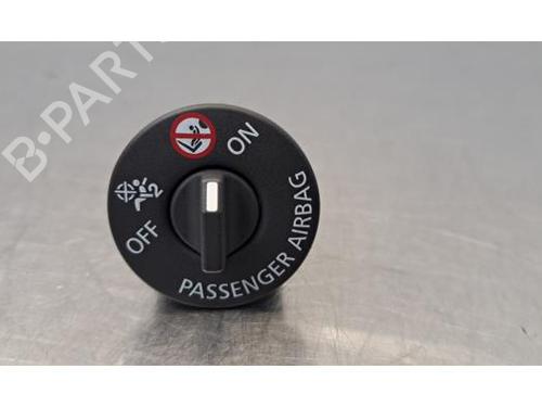 Used Electronic module Electronic module DACIA DUSTER (HM_) 1.5 dCi 115 4x4 (HMAD) (116 hp) 39732299 39732299