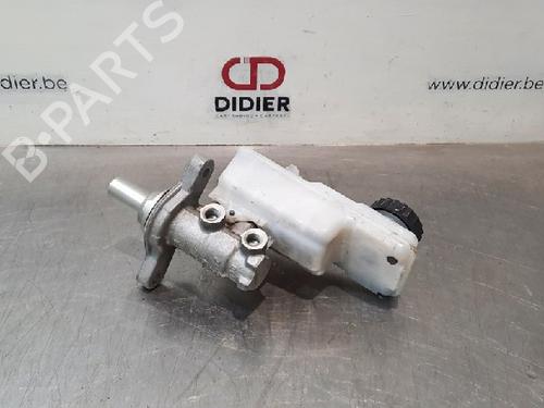 Used Brake master cylinder RENAULT KANGOO Express (FW0/1_) 1.5 dCi 90 (FW0G, FW05, FW08, FW11) (90 hp) 10812604