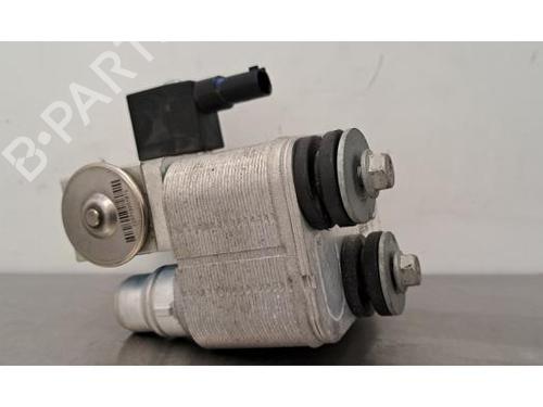 Used AC radiator PEUGEOT 308 III (FB_, FH_, FP_, F3_, FM_) e-308 (FMZKWZ) (156 hp) 30046819