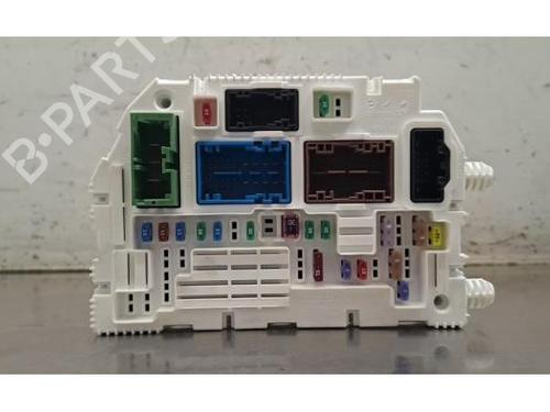 Used Fuse box Fuse box PEUGEOT 3008 III (KA_, KB_, KC_) e-210 (KCZKZX) (213 hp) 39064626 39064626