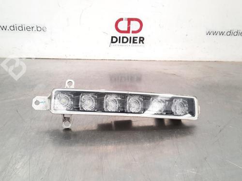 Used Right daytime light Right daytime light PEUGEOT 308 SW II (LC_, LJ_, LR_, LX_, L4_) 1.6 HDi / BlueHDi 115 (LCBHXM, LCBHXT) (115 hp) 10894802 10894802