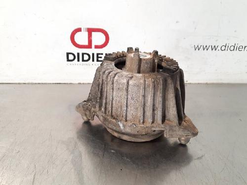 Used Engine mount Engine mount MERCEDES-BENZ E-CLASS Convertible (A207) E 220 CDI (207.402) (163 hp) 10885200 10885200