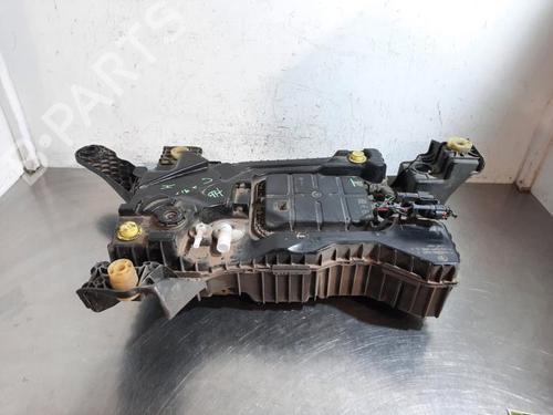 Used AdBlue tank PEUGEOT 308 SW III (FC_, FJ_, FR_, F4_, FN_) BlueHDi 130 (FCYHZL, FCYHZT) (131 hp) 30924361