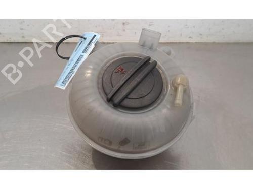 expansion-tank-vw-golf-vii-5g1-bq1-be1-be2-2012-2013-2014-2015-2016-2017-2018-2019-2020-2021-33296976 main image