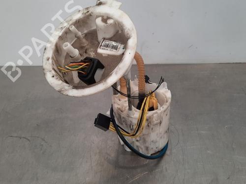 Used Fuel pump BMW 3 (F30, F80) 318 d (150 hp) 10902077