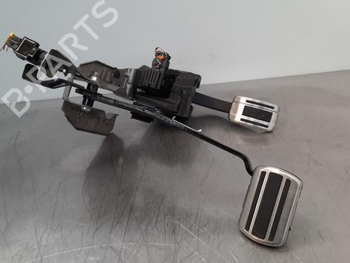 Used Pedal PEUGEOT 3008 II SUV (MC_, MR_, MJ_, M4_) 1.2 THP/ PureTech 130 (MRHNSM, MRHNSU, MRHNSJ, MRHNYW,... (131 hp) 17114886