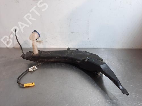 Used Windscreen washer tank PEUGEOT 308 SW II (LC_, LJ_, LR_, LX_, L4_) 1.2 THP 130 (131 hp) 15234402