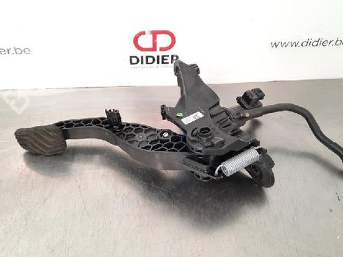 Used Clutch pedal RENAULT CLIO V (B7_) 1.0 TCe 100 (B7MT) (101 hp) 10885454