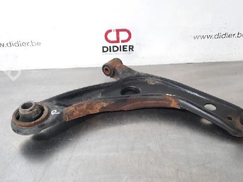 Used Right front suspension arm TOYOTA YARIS (_P13_) 1.0 (KSP130_, KSP130) (69 hp) 10875906