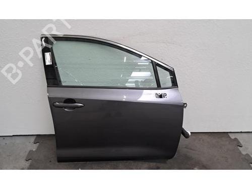 right-front-door-toyota-corolla-estate-_e21_-2019-38606325 main image