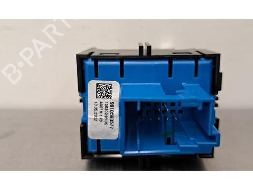 Switch PEUGEOT 3008 II SUV (MC_, MR_, MJ_, M4_) 1.5 BlueHDi 130 | BP29214853I30 