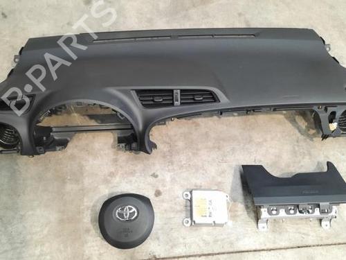 Used Airbag Kit TOYOTA YARIS (_P13_) 1.0 (KSP130_, KSP130) (69 hp) 23642801