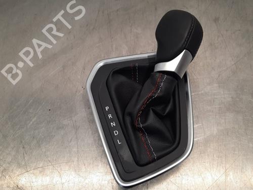 Used Shift knob RENAULT CLIO V (B7_) 1.0 TCe 90 (B7MT) (91 hp) 17114518