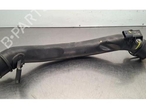 Tuyau d'intercooler DS DS 7 Crossback (J4_, JR_, JC_) E-TENSE 4x4 (J45GBU) (300 hp) 31818587