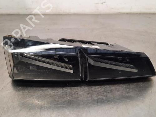 Used Left taillight PEUGEOT 308 III (FB_, FH_, FP_, F3_, FM_) PureTech 130 (FPHNSL, FPHNST) (131 hp) 23629375